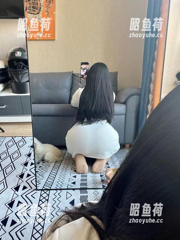 微密圈 - 120斤的小王同学的JK之旅，图片分享里藏着哪些小巧思？我一时间抓不到重点。