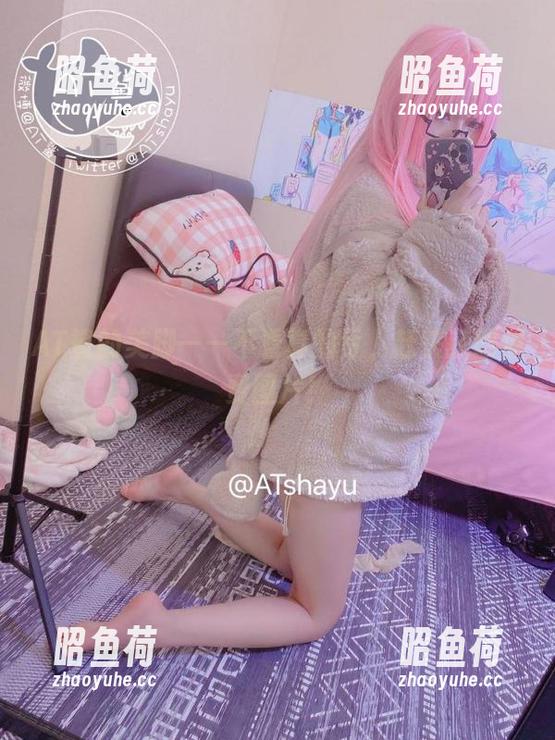 AT鲨的美脚——不看真的亏，赶快获取免费图片！