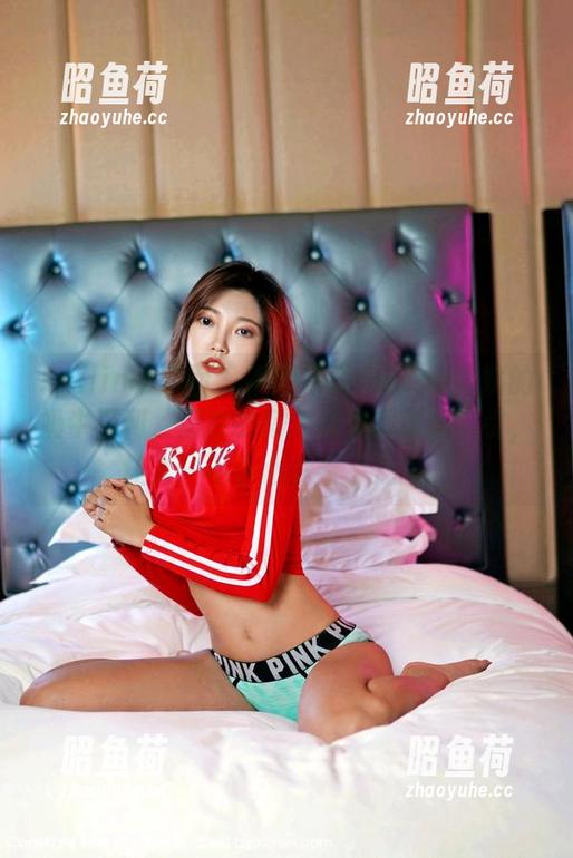 Feilin嗲囡囡-Celina青妍 Feilin嗲囡囡 - 不得不说Celina青妍的奶牛福利,图片的每个细节都那么吸引,让人一不小心多看了几眼。