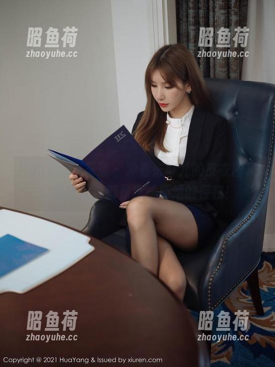 HuaYang花漾 - 冲着朱可儿的皮衣图集，连梳妆台都是没法拒绝的存在！