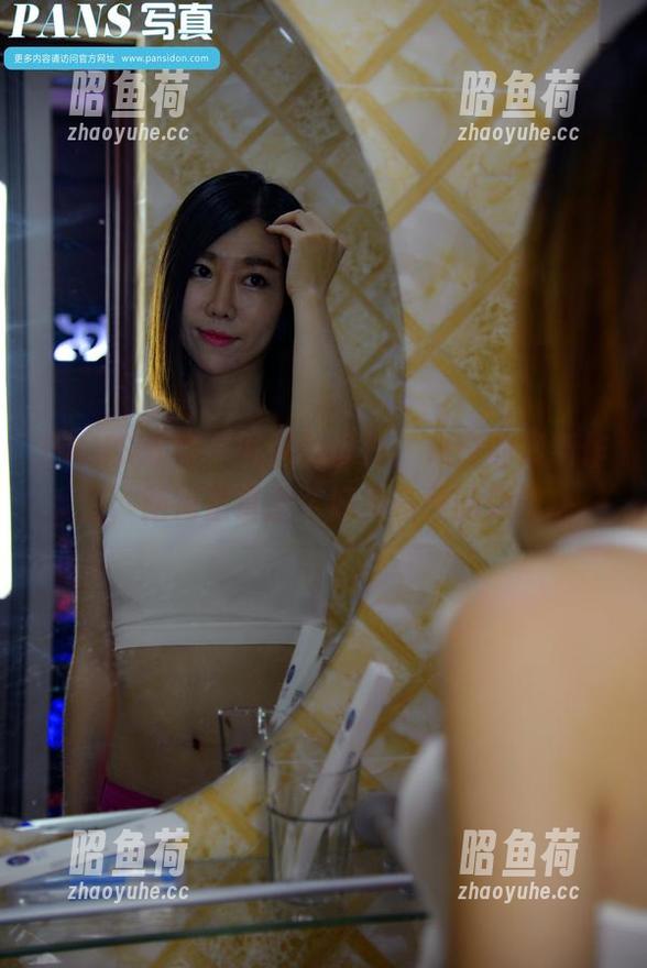 PANS写真 - 礼服的设计，米奇的最新作品，脑海里冒出了好多奇怪的联想...