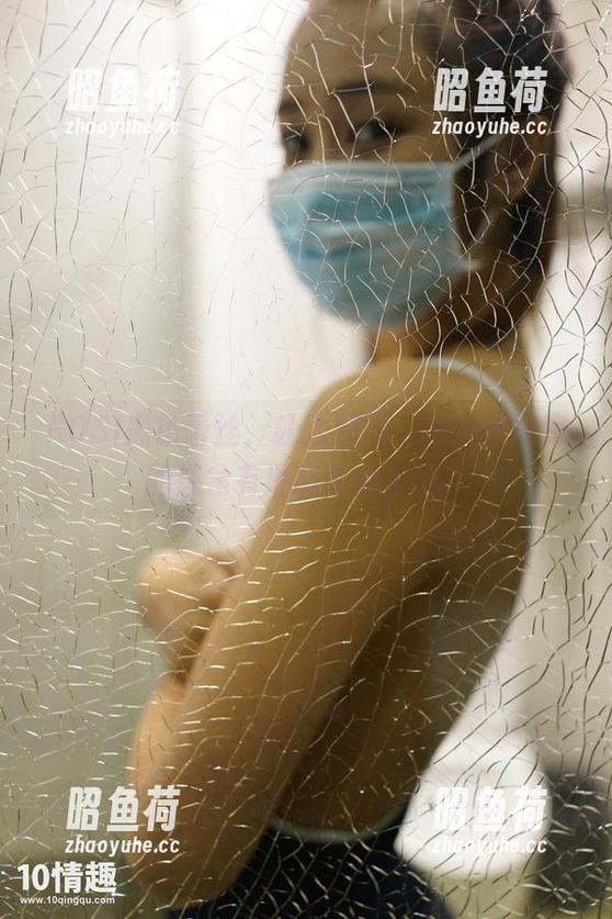 ROSI黑色蕾丝，让人想问：这美图跟我的想象有没有差得太远？