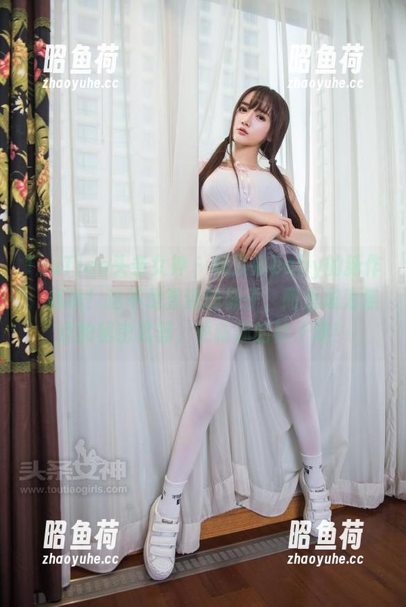 TouTiao头条女神 - 杨漫妮baby的新作：棉袜！这不是普通的袜子，而是成为焦点的秘密武器，更新你的袜子观！