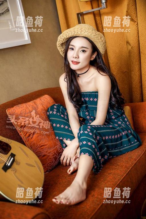 TouTiao头条女神 - 当蕾丝遇上博主陈宇熙，究竟会擦出怎样的写真火花？就等你来深入挖掘资源了！