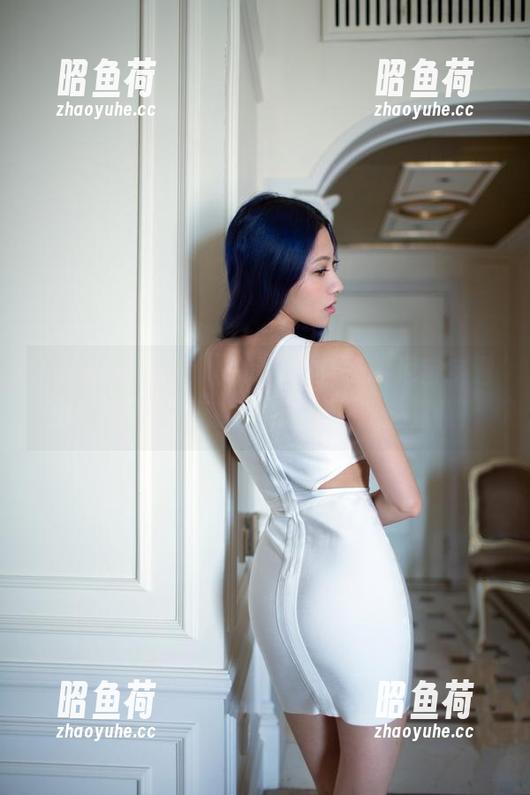 TuiGirl推女郎 - 吊带组合，哈尼宝宝露出小心思，图库要紧张，下载送福利！