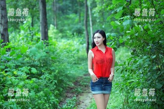 TuiGirl推女郎-林萌萌 TuiGirl推女郎 - 网盘中的牛仔裤写真,林萌萌的搭配技巧依旧让人捉摸不透。