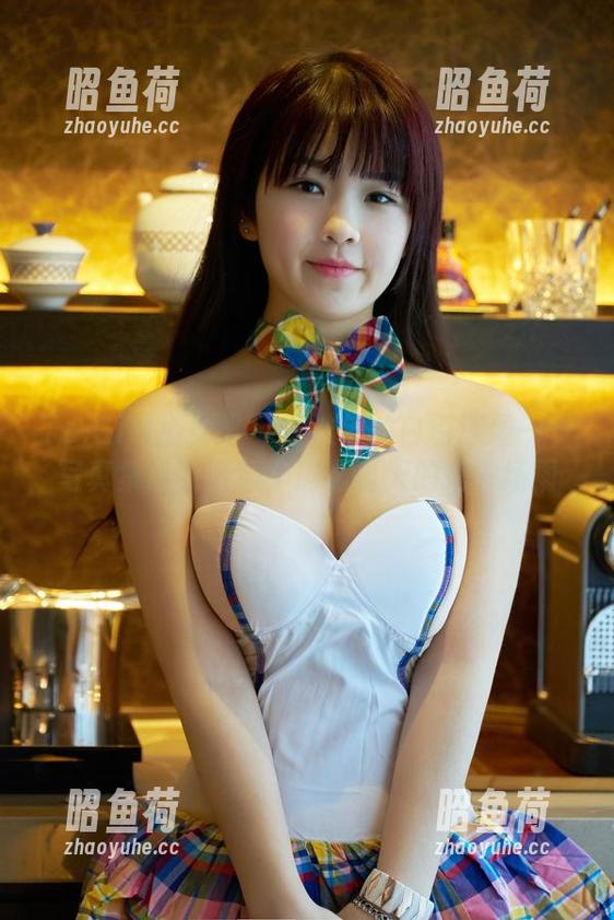TuiGirl推女郎 - 赵惟依的白色迷局——写真集最新更新，堪比夏天的第一场雨