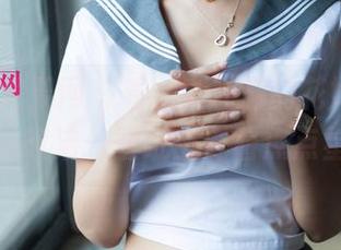 UGirls尤果网 - 看，李莉莉的花嫁美图比月亮还皎洁，壁纸上泛着点点星辰。