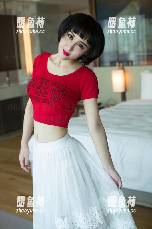 UGirls尤果网-赵智妍 UGirls尤果网 - 私拍里的赵智妍:哎呀,这腿摆得就像在挑逗我的眼球。