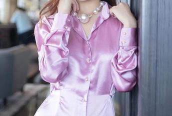 Xiuren秀人网 - 修女宝典？合集里全是Laura苏雨彤的逗比瞬间，让你欲罢不能！