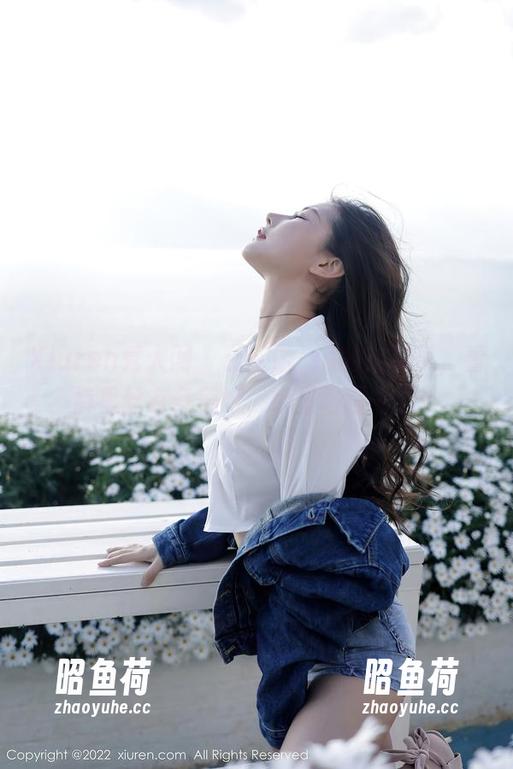 Xiuren秀人网 - 于诺诺ise的定制风，看裤里丝有多美好，心里咯噔一下！