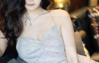 Xiuren秀人网 - 私人画廊：养乐多Doll的私房与她的美足