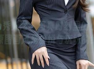 Xiuren秀人网 - 写真时刻里的小逗逗女友，原图画风是愉悦与玩味的结合。