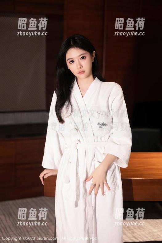 Xiuren秀人网-林文文yooki Xiuren秀人网 - 林文文yooki的白丝写真集:专治“腿控”无药可救!