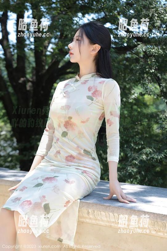 Xiuren秀人网 - 饭点看艾栗栗栗栗栗栗吖的豹纹原图，没想到更是“饱腹”效果，设计师，稳了。