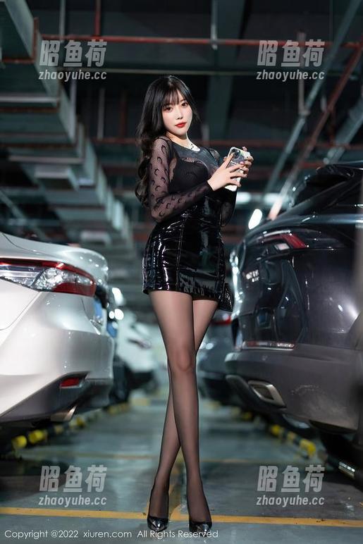 Xiuren秀人网 - 颖仪baby的泳装高清写真：不怕水的清香，只怕你看得太久！