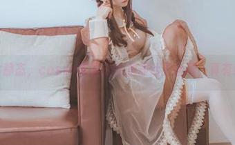 图片静态，coser衣衣的美腿却活灵活现，真有意思