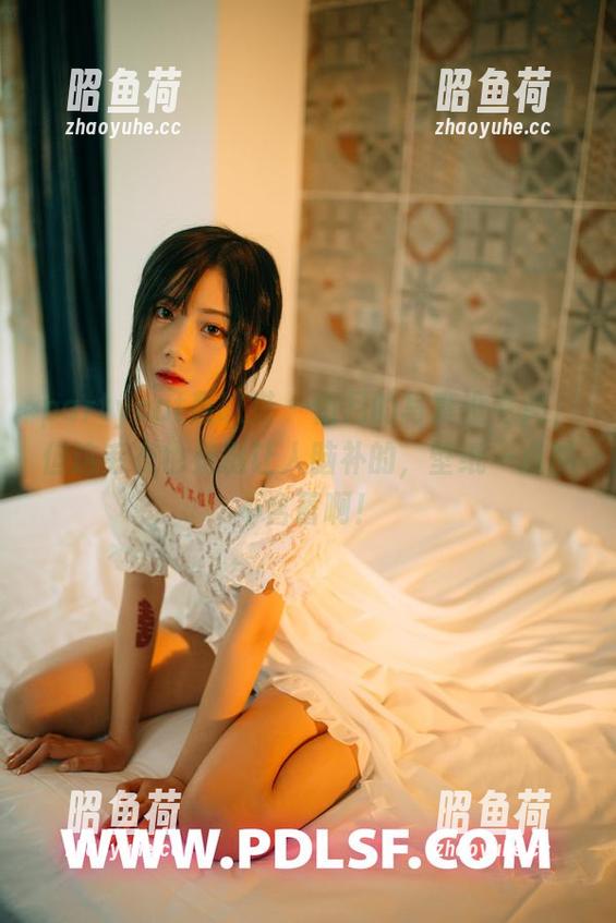 partycat轰趴猫-伍月 partycat轰趴猫 - 伍月的写真没毛病,但这毛衣也是挺让人脑补的,壁纸一点都不含蓄啊!
