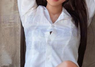 这些原图里的短裤和sally dorasnow多啦雪，所谓的简单，竟然透着一股难以捉摸的气质。