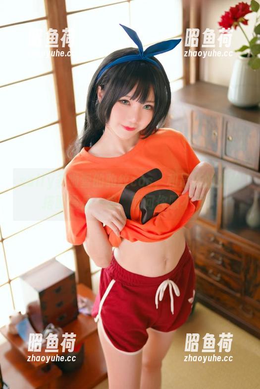 sally多啦雪的豹纹cos，和最新的奶茶搭配最是一绝，就问你服不服！