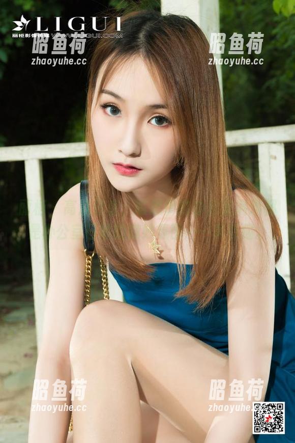 丽柜 - 高清分享，陈思伊的办公室满满都是办公室日常的微妙氛围……真有趣。
