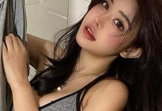微密圈 - 于芷晴的眼镜写真，还以为能看到点儿实在的，结果…下载不下载？看你们自己决定吧！