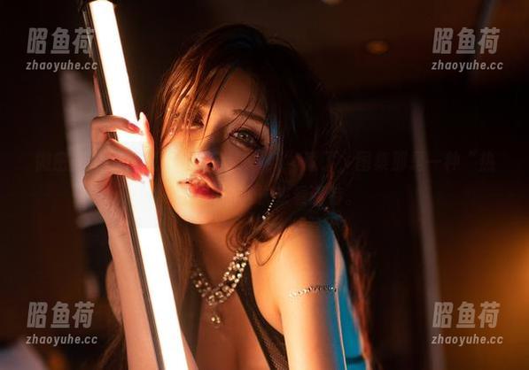 微密圈 - 原图说于芷晴就是“红”透了，图集那是一种“热辣”挑逗，快来看谢特。