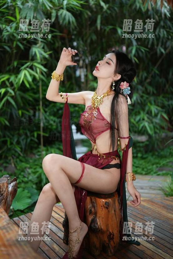 看余多多Dudu在校园活出新高度，随便一拍都是免费的好资源。