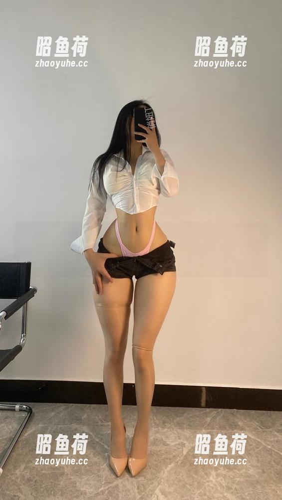 微密圈 - 原图视角：俏妞qiaoniu66学姐的“资源”大放送合集