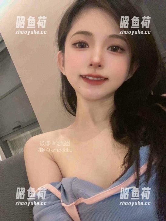 你见过的最黑的黑色，完全被倦倦喵的cos性感圈住了。