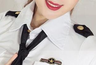 克拉女神 - 依娜丝甜心在线写真，照片里那种自然的气息，真怕她直接跑出屏幕。