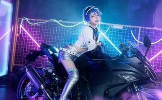 六二二同学w的全套写真，像极了虎克的古怪伙伴…