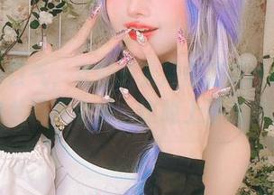 深吸一口气，欢迎进入冲田凛花rinka的夜兰写真合集，比晚上还迷离。