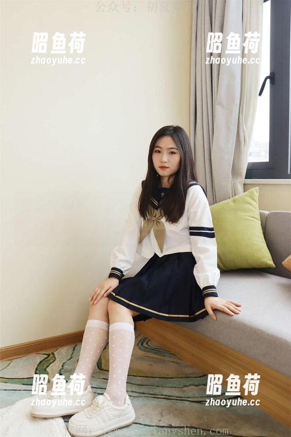 初夏女神 - 环环的红色球服写真集：穿上之后，上天入地全靠它的色彩！