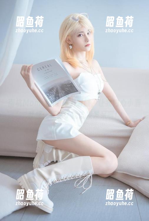 南桃Momoko的诗羽制服，让我内心小鹿乱撞，更新了就该发发呆啊！