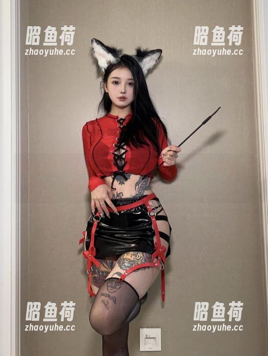 微密圈 - 卡通百科老王的写真：连体衣！是时候刷新下审美了！