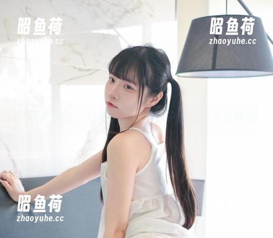 无圣光可可小白兔：在体操服中游走的少女性感