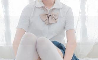 黑裙黑袜全集，喵糖映画给的全景视角，有种让人想要深陷其中的冲动。