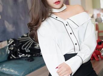 嗲囡囡 - 精选SiByl李思宁JK闪电文案：我只想和你聊聊衣服而已。