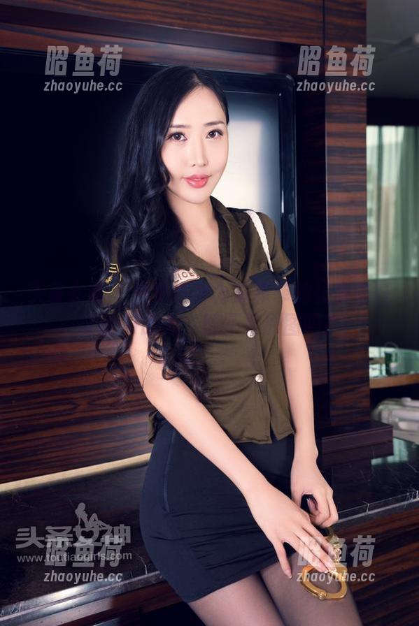 头条女神 - 像我这种为苏菲菲的长腿疯狂打call的人，能不看原图吗？