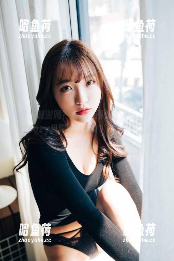想要点刺激吗？免费的图集“孙乐乐(손예은)Loozy极限VOL.001”可是个大胆的选择。