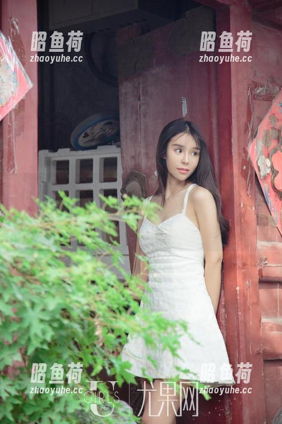 尤果网 - 黑色的王莹作品集，分享那点神秘的‘黑’——小心，可能会让你迷失在黑暗中。