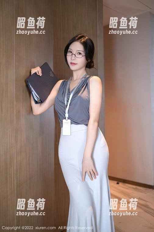 紫旗袍在身，抖娘利世仙子从何而来？快用高清照把她盯住！