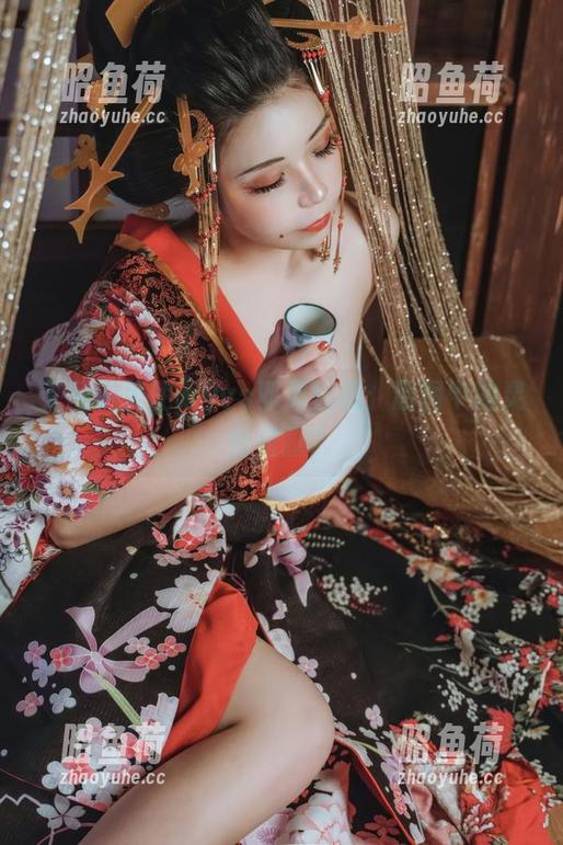 无颜小天使wyvs邪灵魅魔：原图中的灵性碰撞？