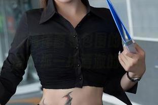 星颜社 - 被海洋画卷包围的李丽莎——作品中那一抹清澈的眸子