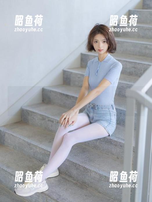 森萝财团 - 古川kagura的沙发上，白丝跟无圣光作斗争，有点儿疯狂。