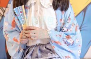 森萝财团 - 高跟鞋图包，默陌带你领略每一寸的美，这走路得练习几个月吧。