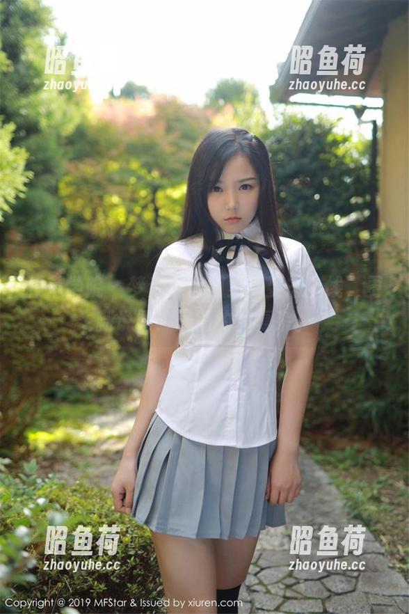 模范学院 - 梦梵黑白图集新姿态上线，更新说明：最简约的复杂。