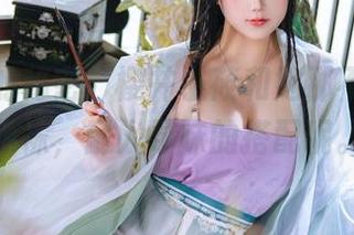 资源中的秘密，樱井小莜和她那不一样的棉袜，耐人寻味的搭配呢。