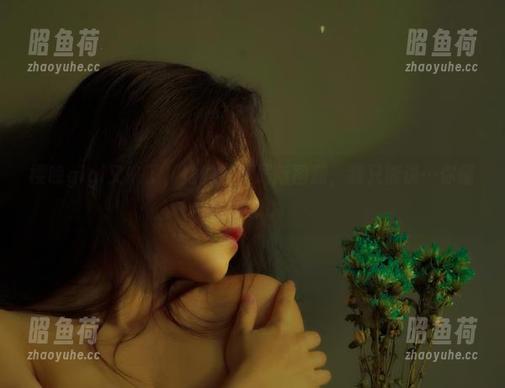 樱晚gigi又来了，她的灰丝最新图册，我只能说…你懂的。